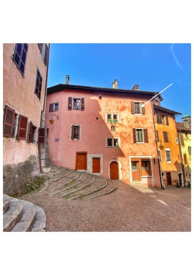 Coup De Coeur Au Pied Du Chateau - Ideally Located Apartment *